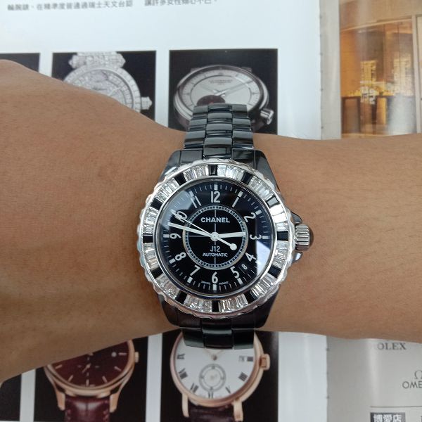 台中元泰流當品 原裝 CHANEL J12 38mm 黑陶瓷 鑽圈 自動 男女錶 9成5新 特價出清 ZR514